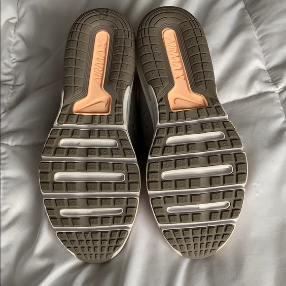 Nike Air Max Shoes - Picture 7 of 8